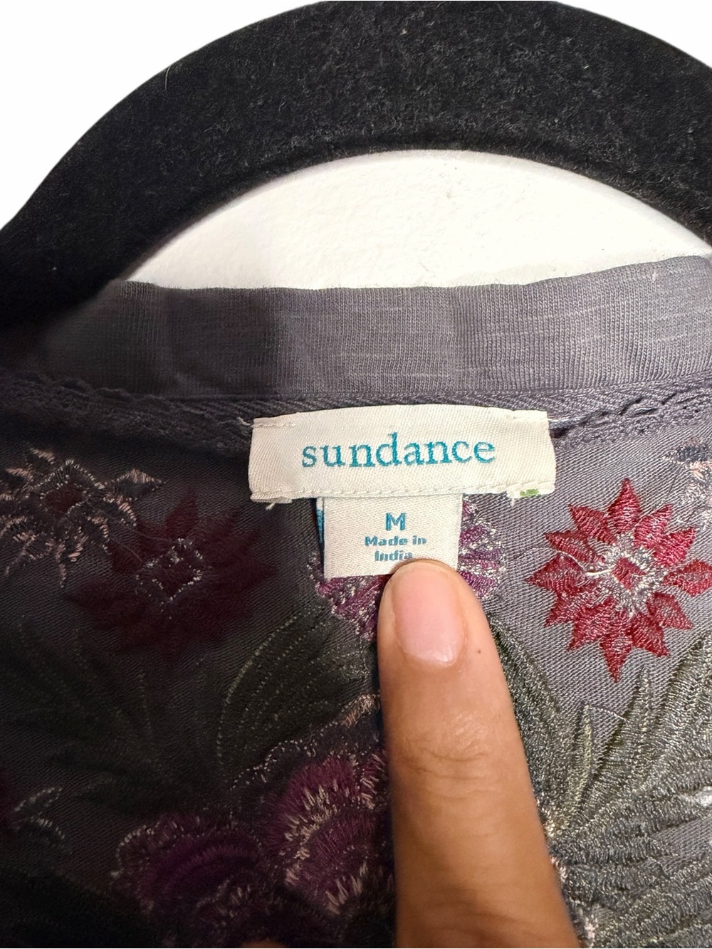 Sundance Blackpearl Gray Glacier Garden V-Neck Floral Embroidered Top Medium - Picture 8 of 9